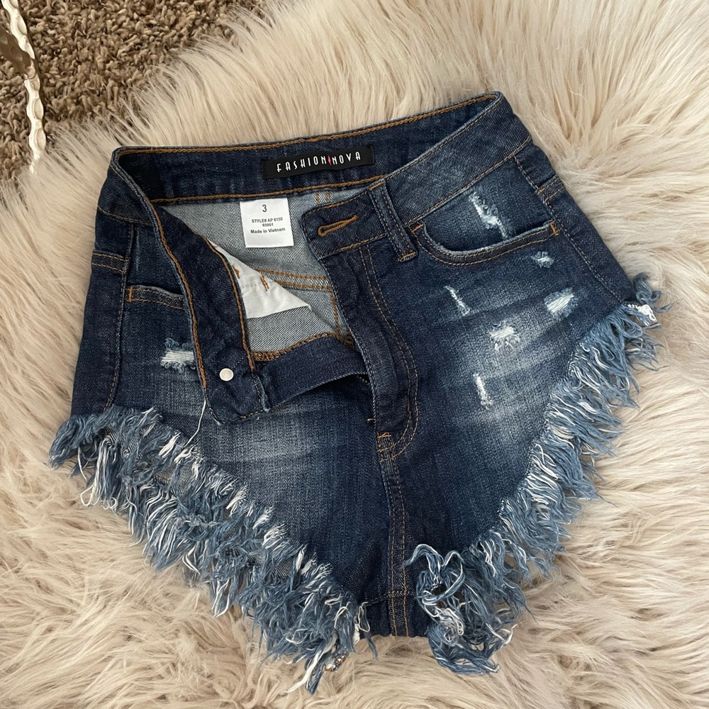 Fashion Nova booty shorts